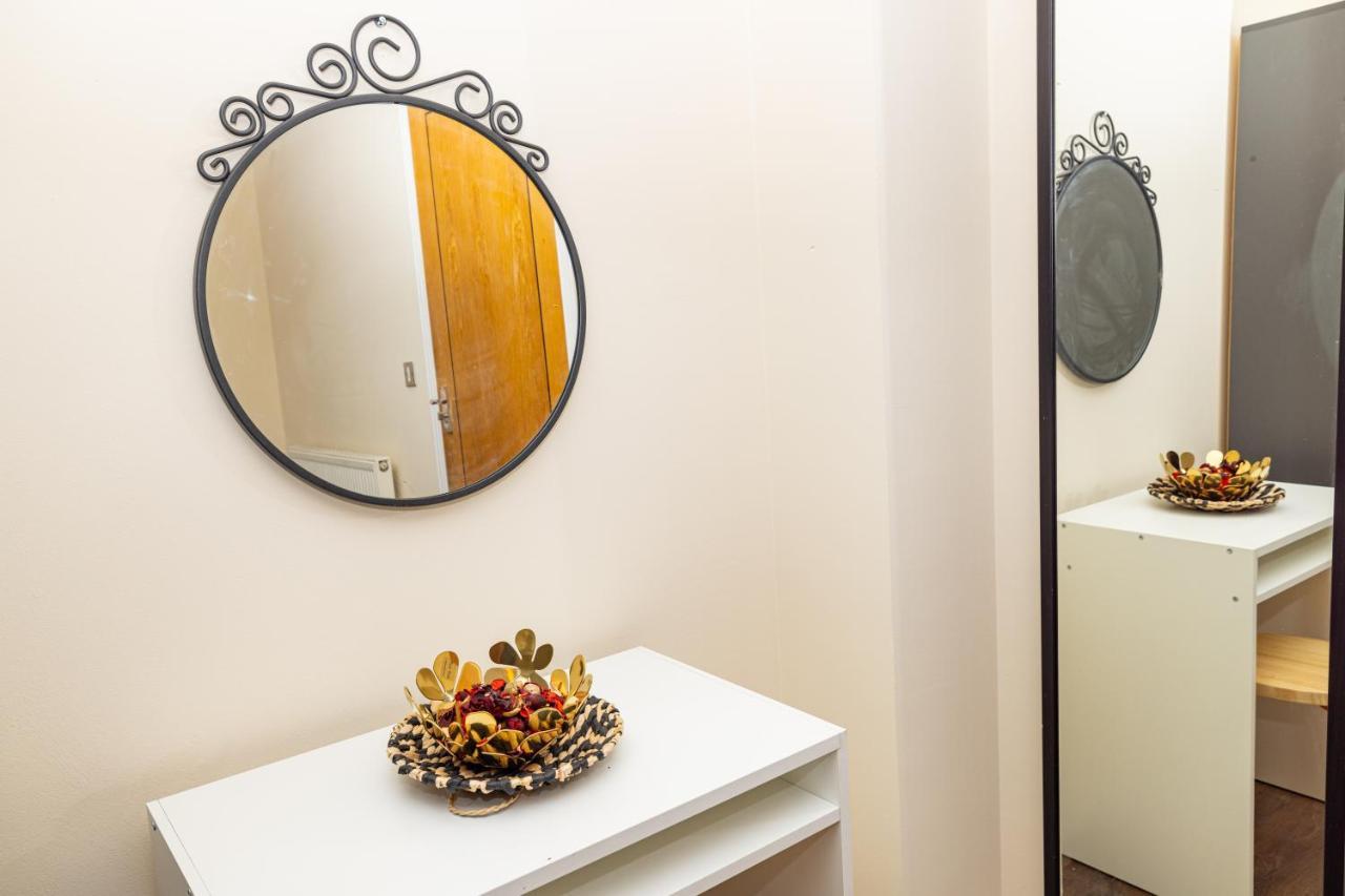 Two Bed Apartment Near Canary Wharf Лондон Экстерьер фото