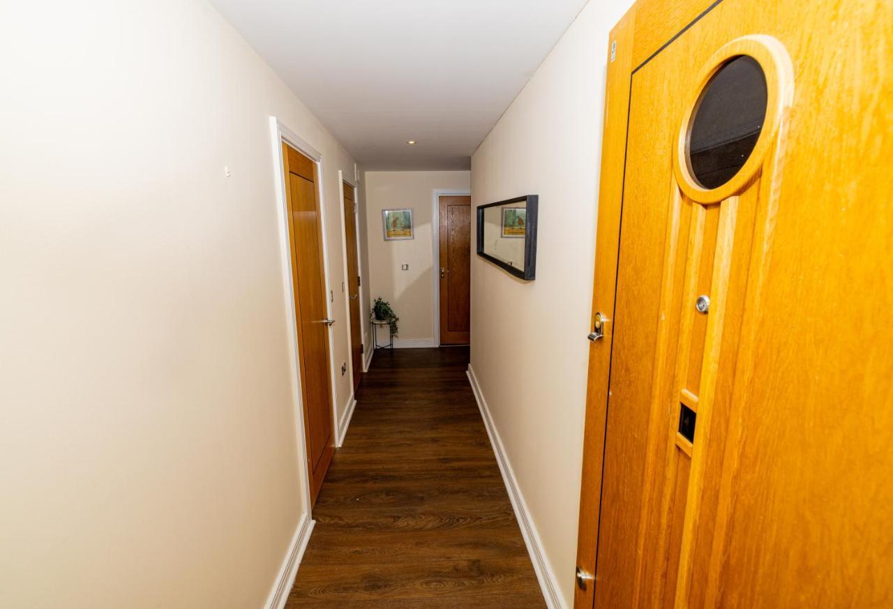 Two Bed Apartment Near Canary Wharf Лондон Экстерьер фото