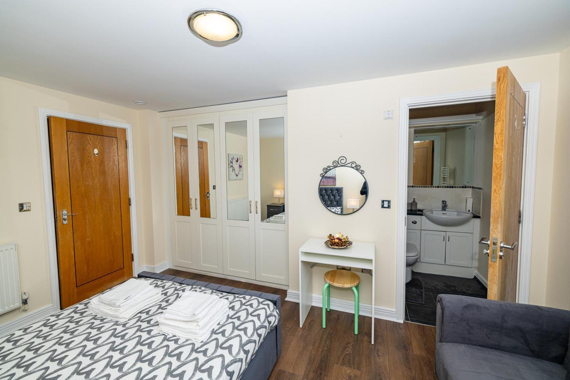 Two Bed Apartment Near Canary Wharf Лондон Экстерьер фото